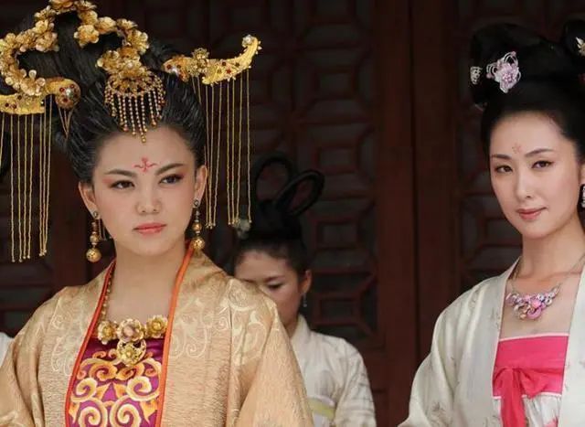 李显悲催的一生,李显做了两次皇帝吗