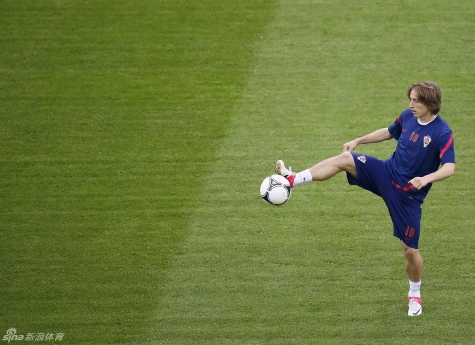 欧洲杯历届冠军1996,2012欧洲杯金球王