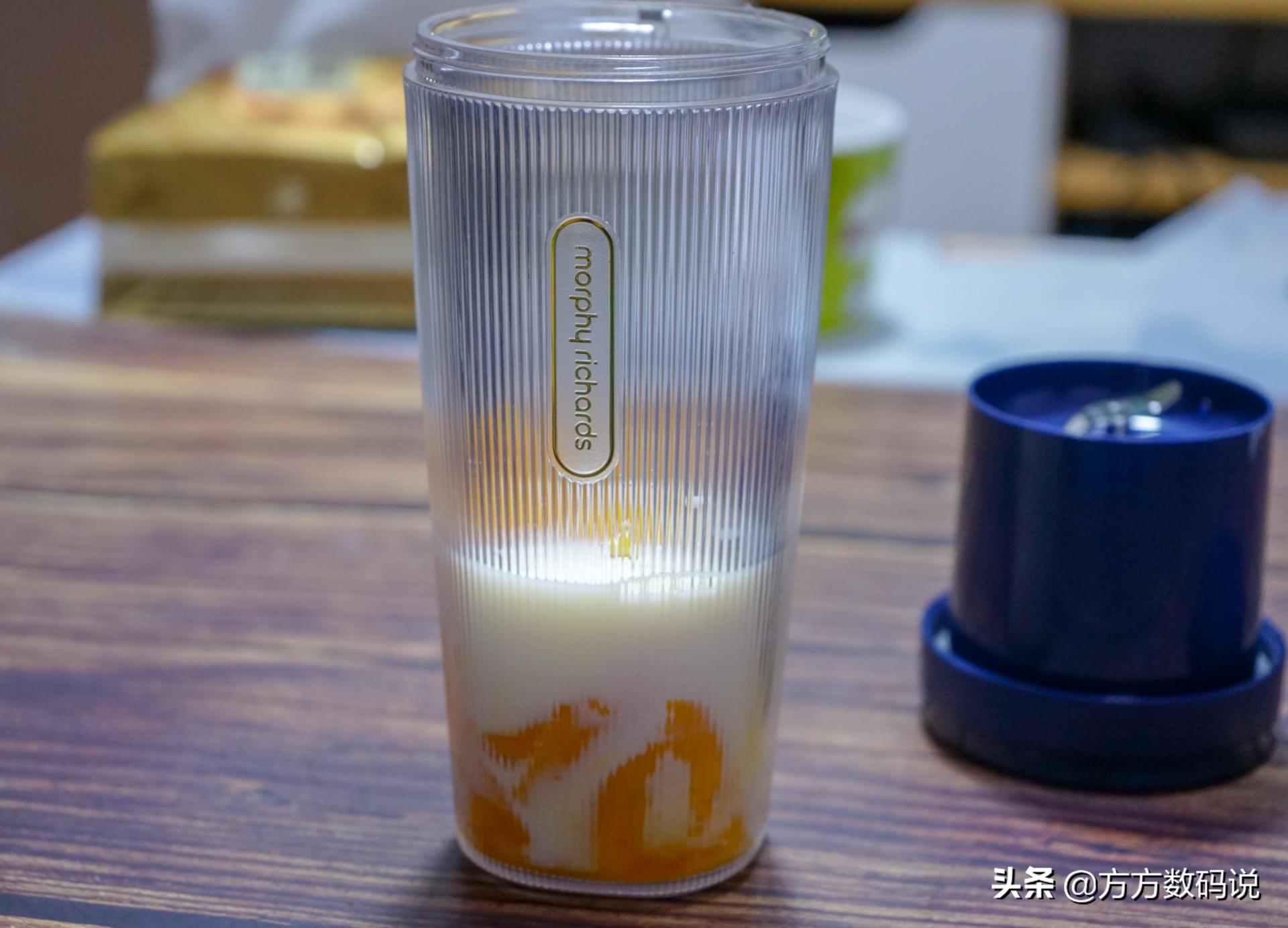 摩飞榨汁杯果汁推荐,摩飞便携榨汁桶明星