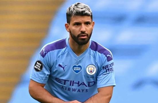 阿根廷巨星被曝性骚扰！赛场搂抱女裁判，成为众矢之的