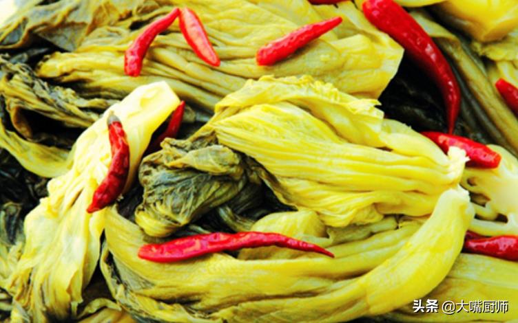 腌酸菜怎么才不会有亚硝酸盐,腌制酸菜小诀窍放一年都不会坏