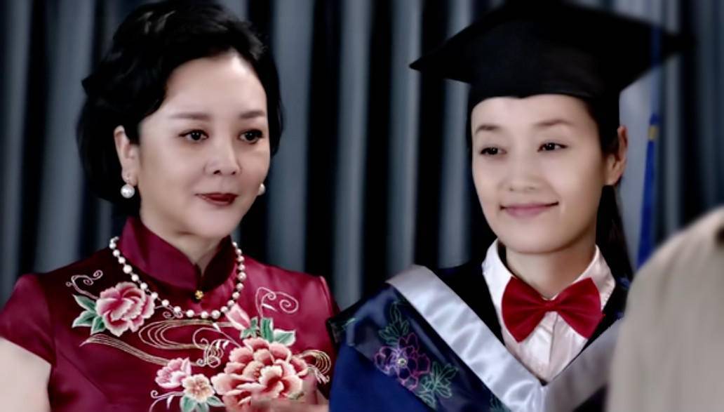 出道35年,28岁成名的2段婚姻