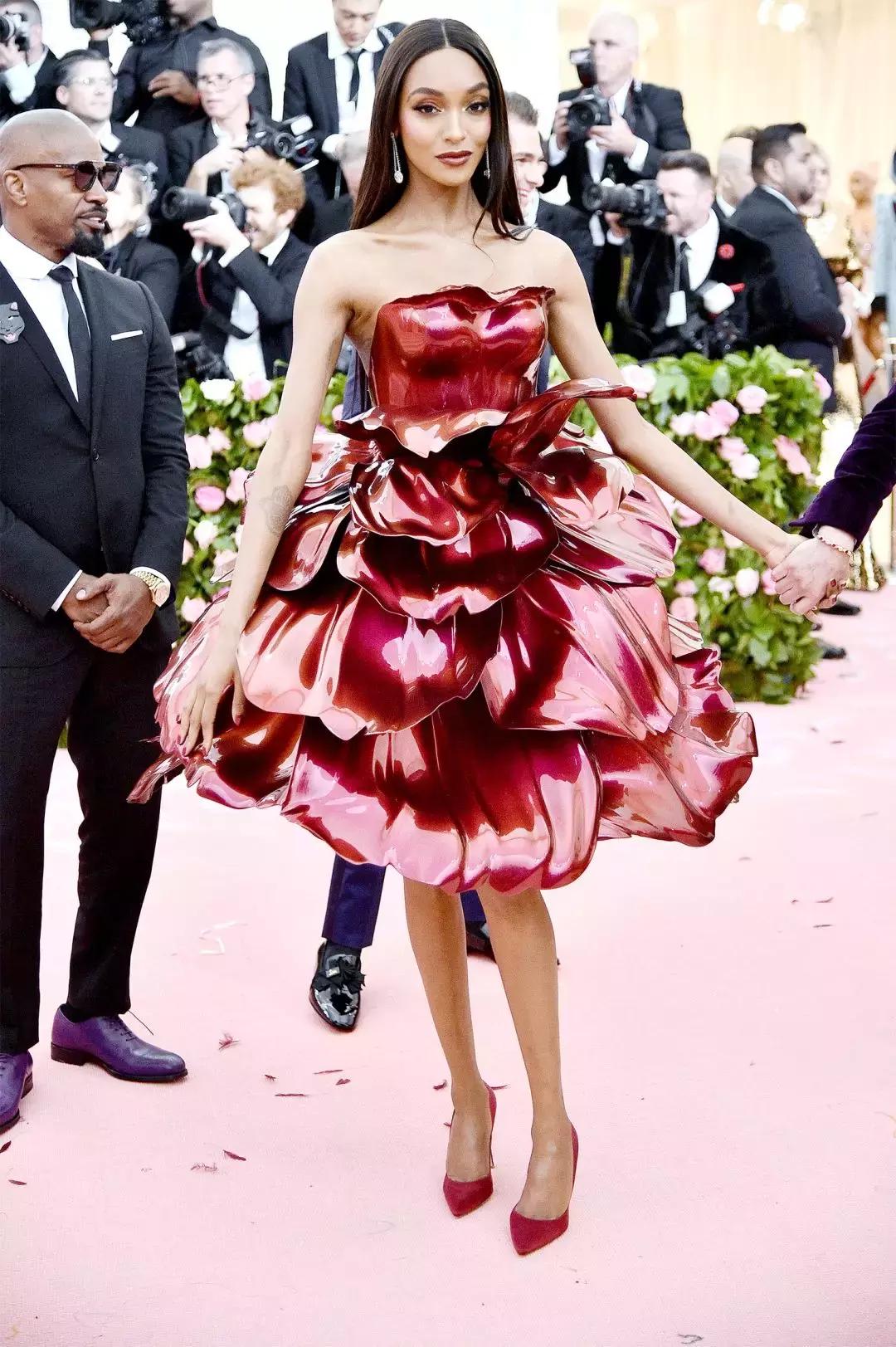 MetGala｜他们都在骗你，今年时尚奥斯卡的主题，是中国古代神话