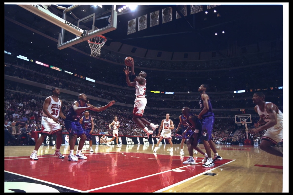 大史谈乔丹商业价值,乔丹身价有多少亿美元啊