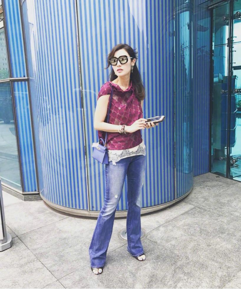 李嘉欣穿搭玫红,李嘉欣穿玫红衣