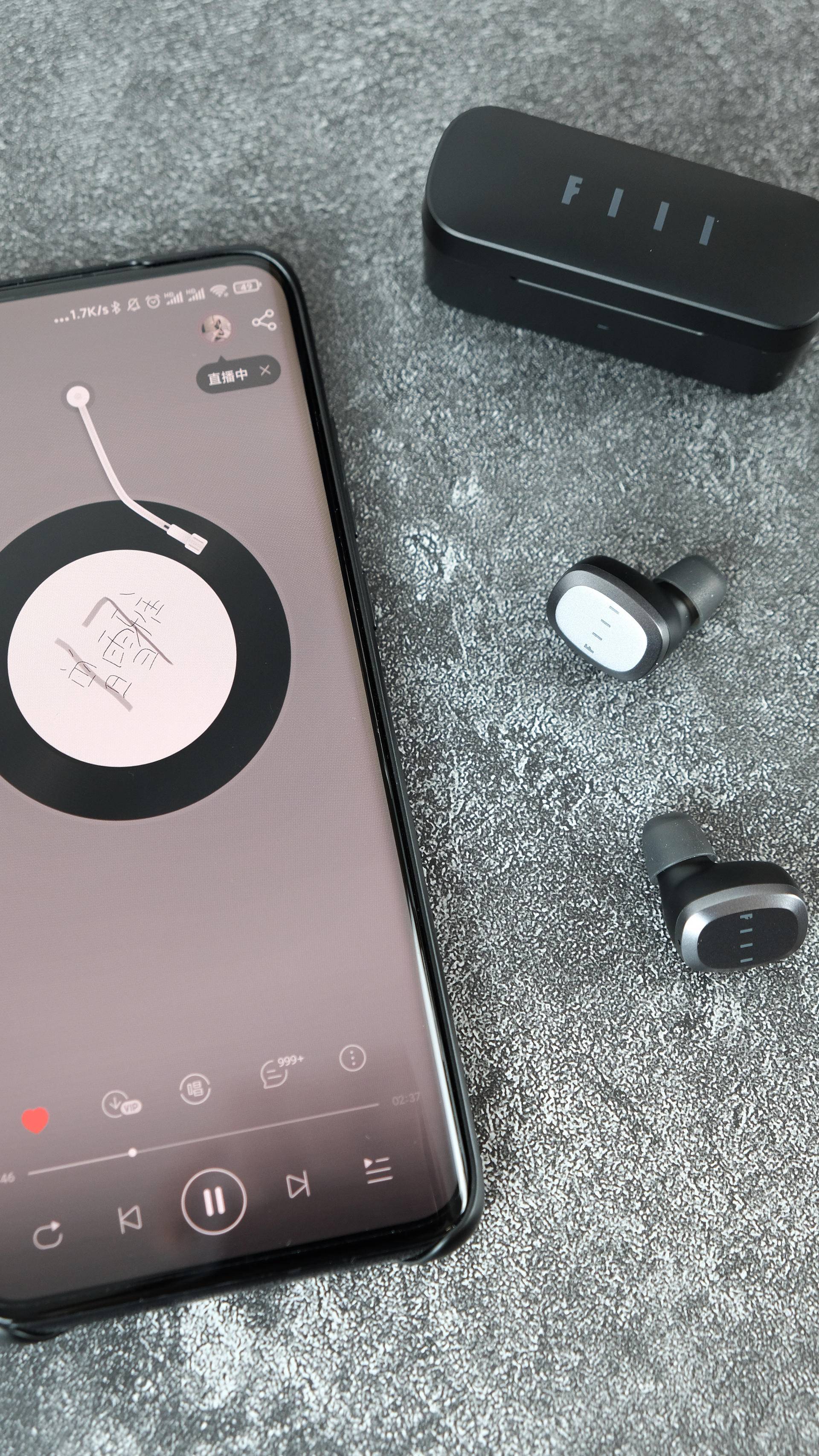 fiilt1lite测评是入耳的嘛,fiilt1和fiilt1lite耳机