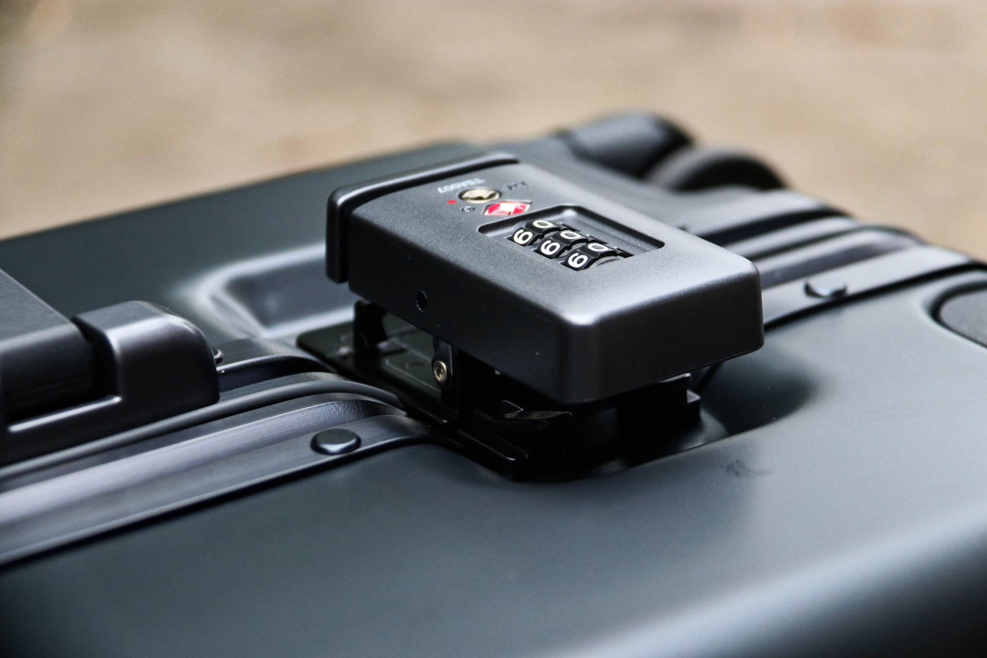 地平线8号level8双肩包测评299,地平线8号level820英寸行李箱价格