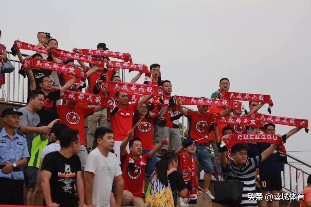 中乙最新积分榜四川九牛,成都中乙冲甲形势