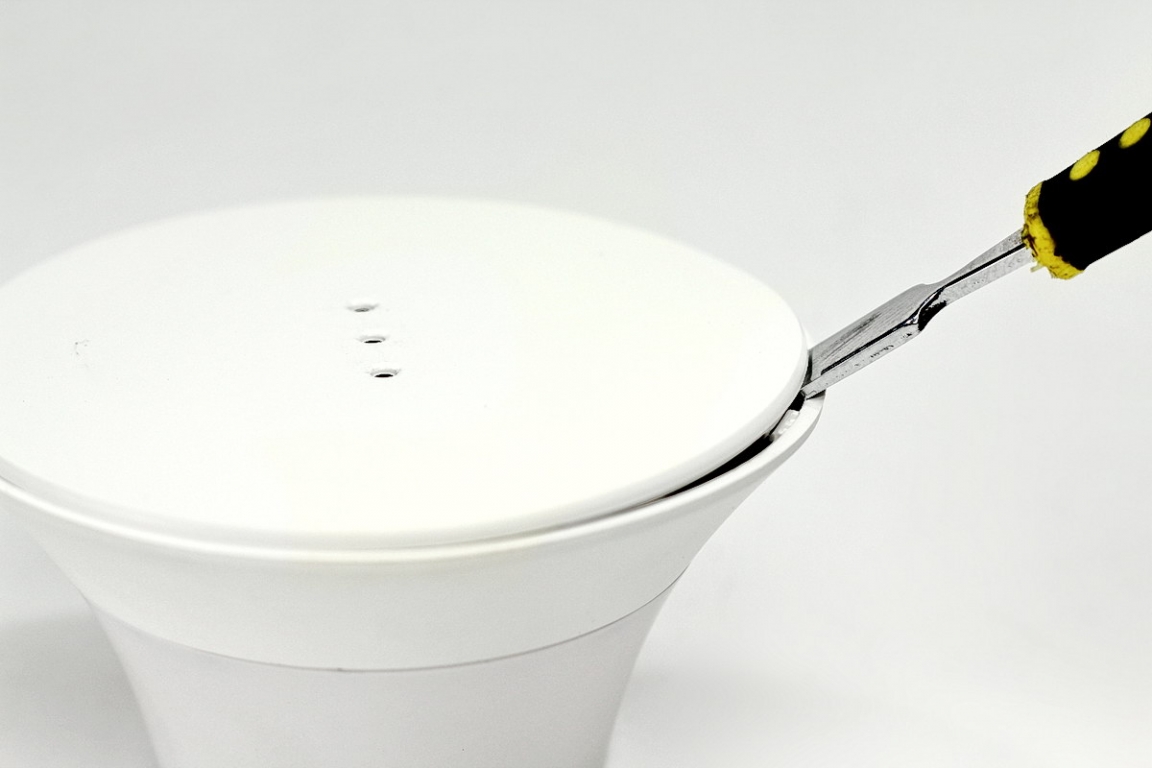 yeelight无线充电夜灯拆解,拆解cyansky手电筒