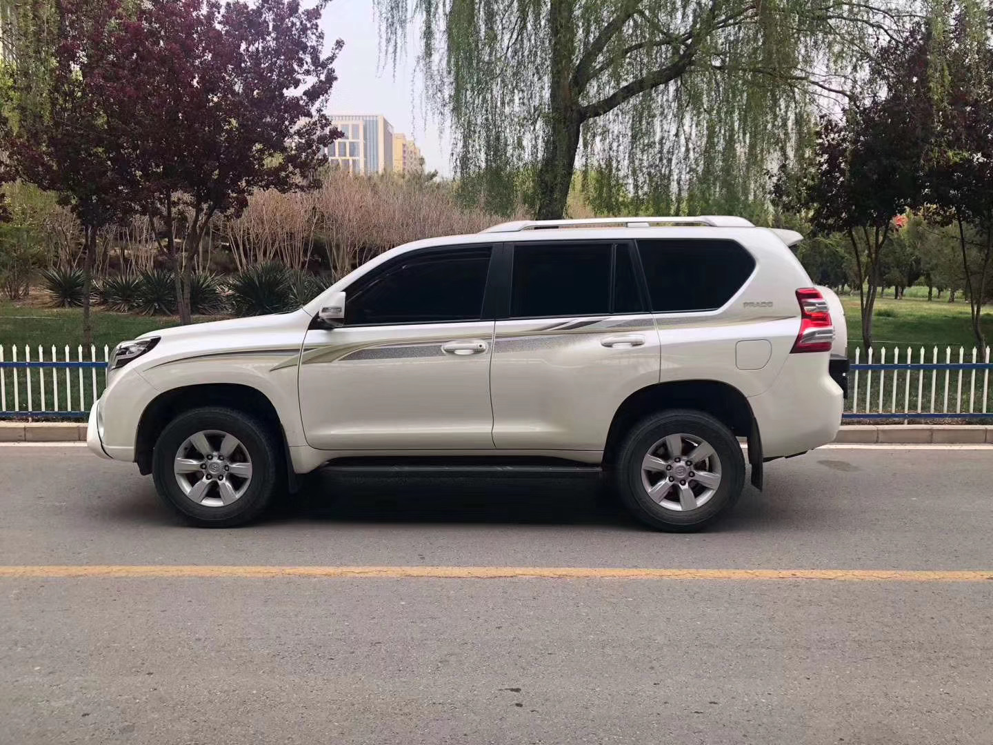 15年丰田霸道柴油版,16年丰田霸道4.0哪款越野可靠