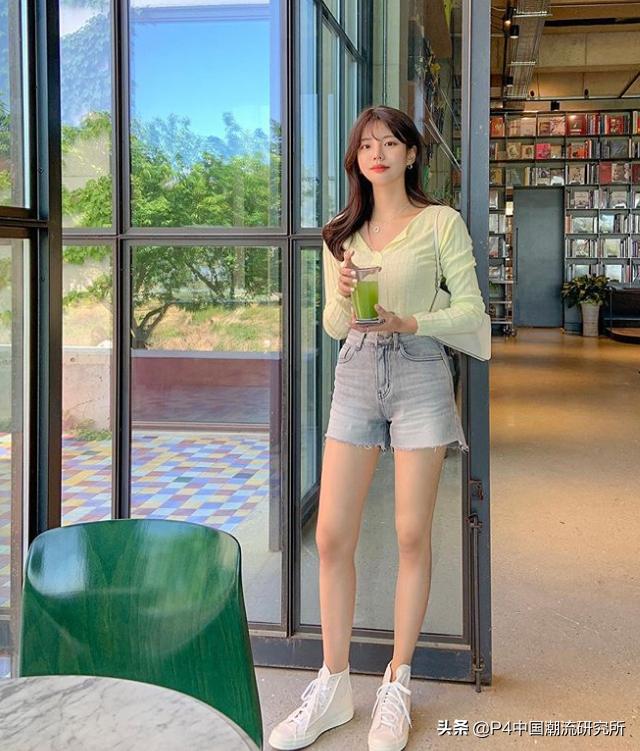 牛仔短裤怎么穿才好看,牛仔短裤就要穿这样的舒适又显瘦