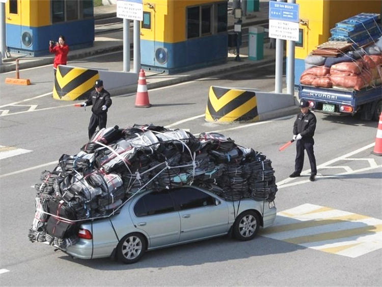 摆地摊自己的私家车拉点货合法吗,私家车后备箱拉货摆摊违法吗