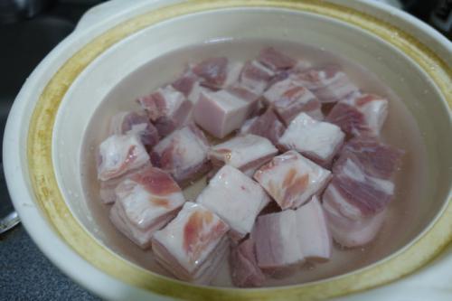 泡肉血水少说明什么,生肉去血水最佳处理方法