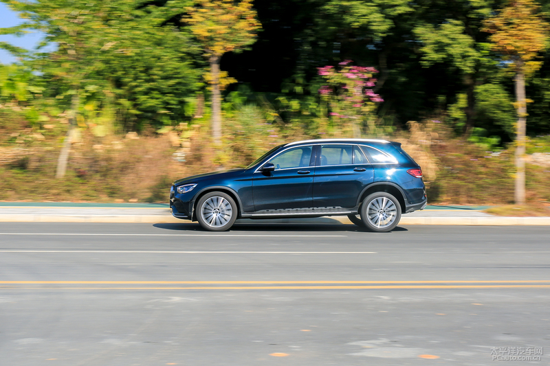 奔驰glc300l动感型第一视角,实拍了解2020款奔驰glc300