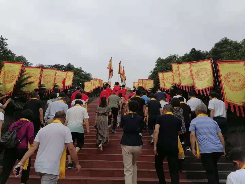 “名酒+名烟”的生动实践——兰州同利公司五粮液文化之旅侧记