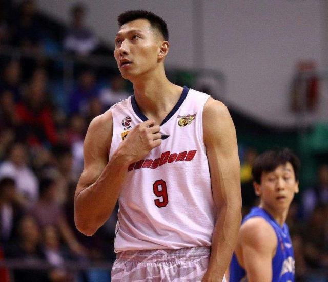 易建联身高2.13米体重116公斤,易建联一哥