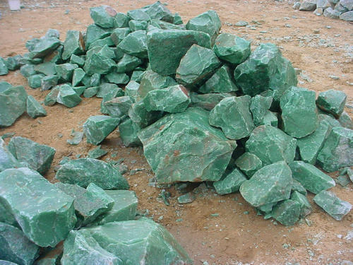 玉雕大师盘点6种假玉，金玉其外却一文不值