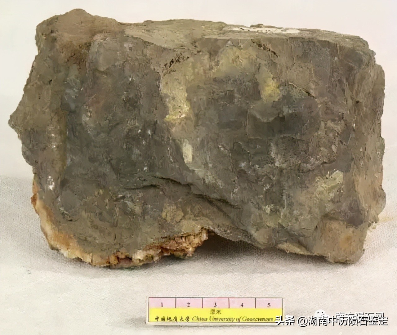 月球陨石与地球矿石的区别,月球陨石和矿石有什么区别