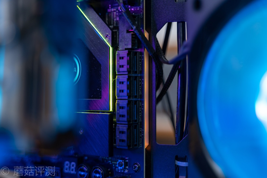 技嘉b550大雕主板评测,华擎x570太极雷蛇怎么样