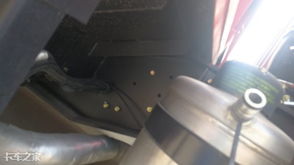 解放龙v厢式车老款,解放龙v6米8新车详细图