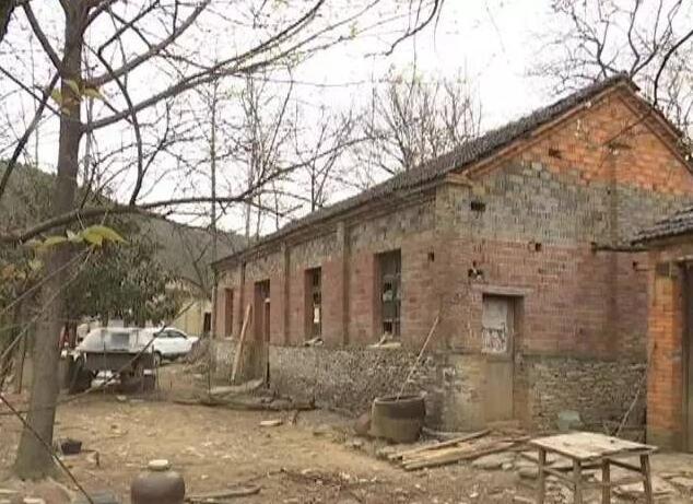 五保户有兄弟死后宅基地归谁所有,五保户的宅基地田地归谁