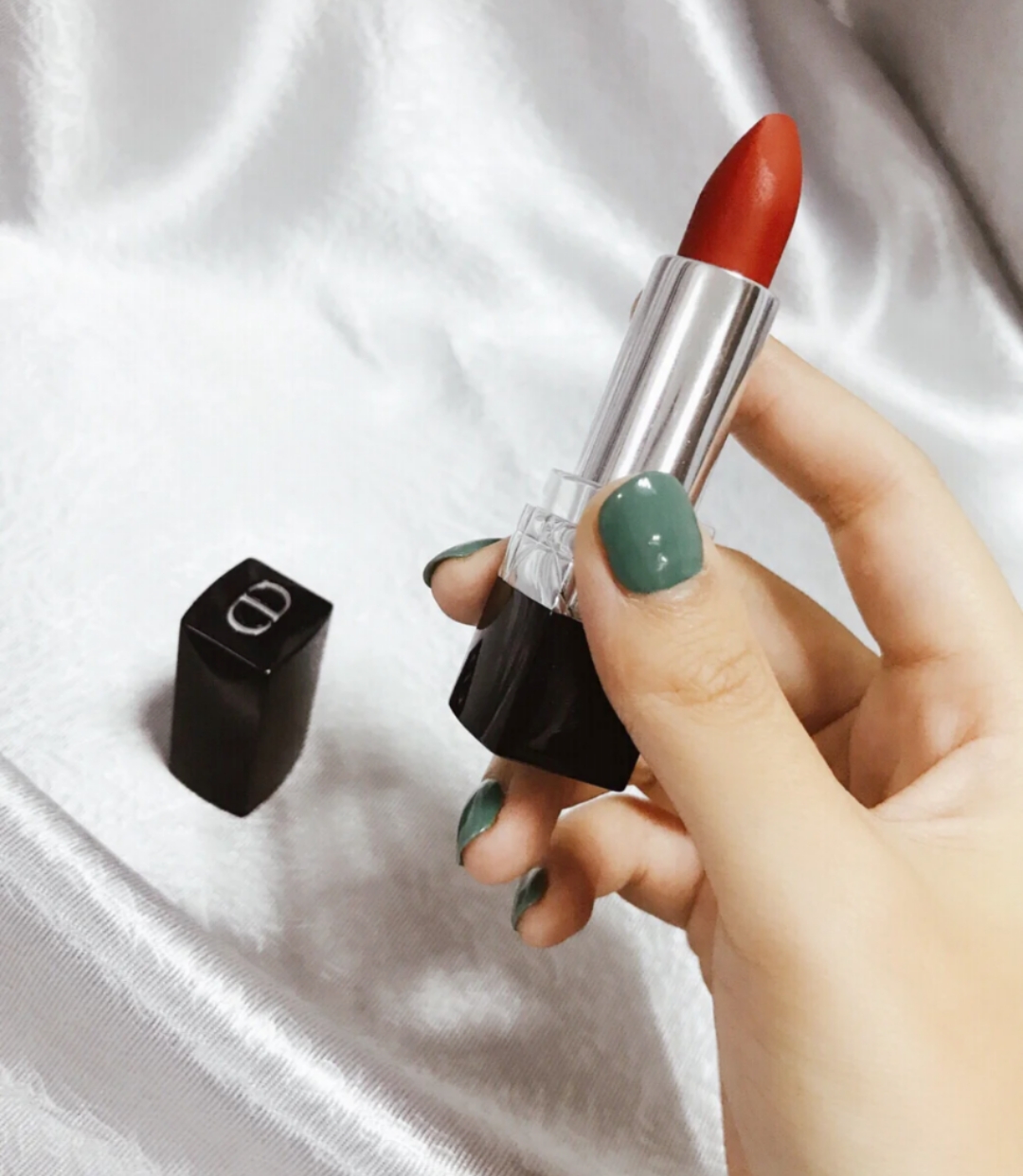 大牌口红试色真实测评阿玛尼,大牌口红测评香奈儿