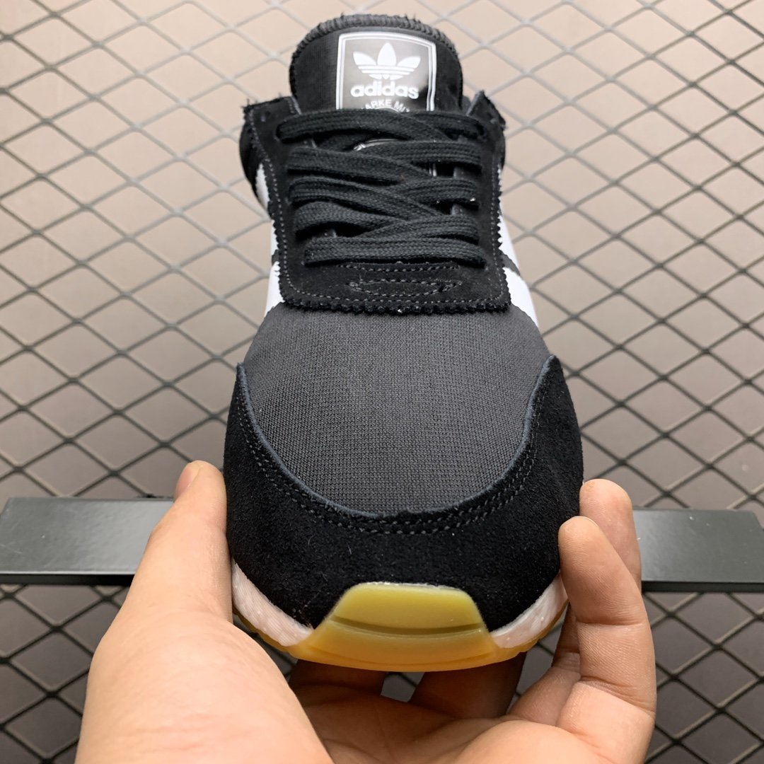 adidasinikirunnerboost黑白,adidasoriginalsnitejogger黑红蓝银