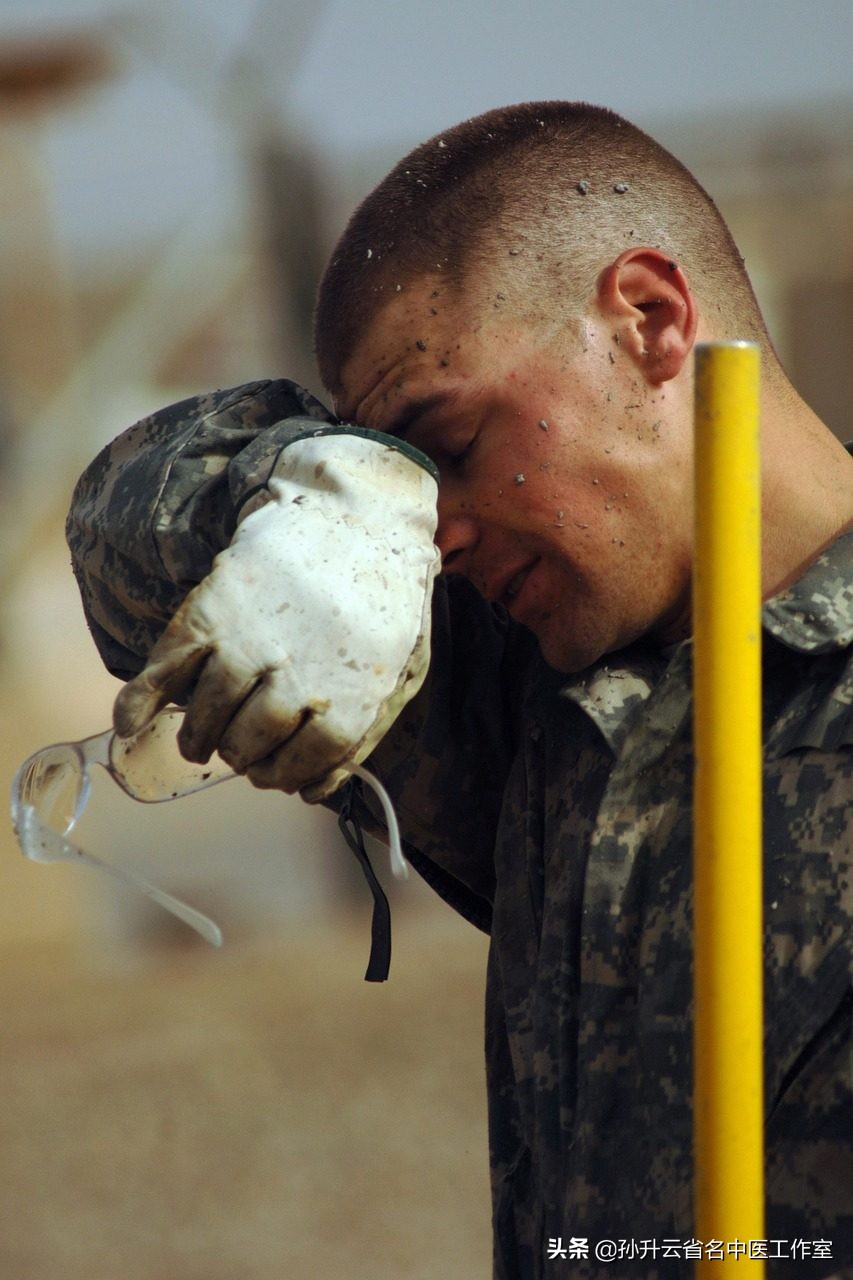 天气热防止中暑最好是喝什么,天气热中暑怎么缓解头疼