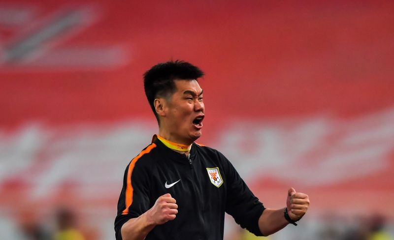 人物深度｜突围！“双面人”李霄鹏如何在崇洋的中超活出土味