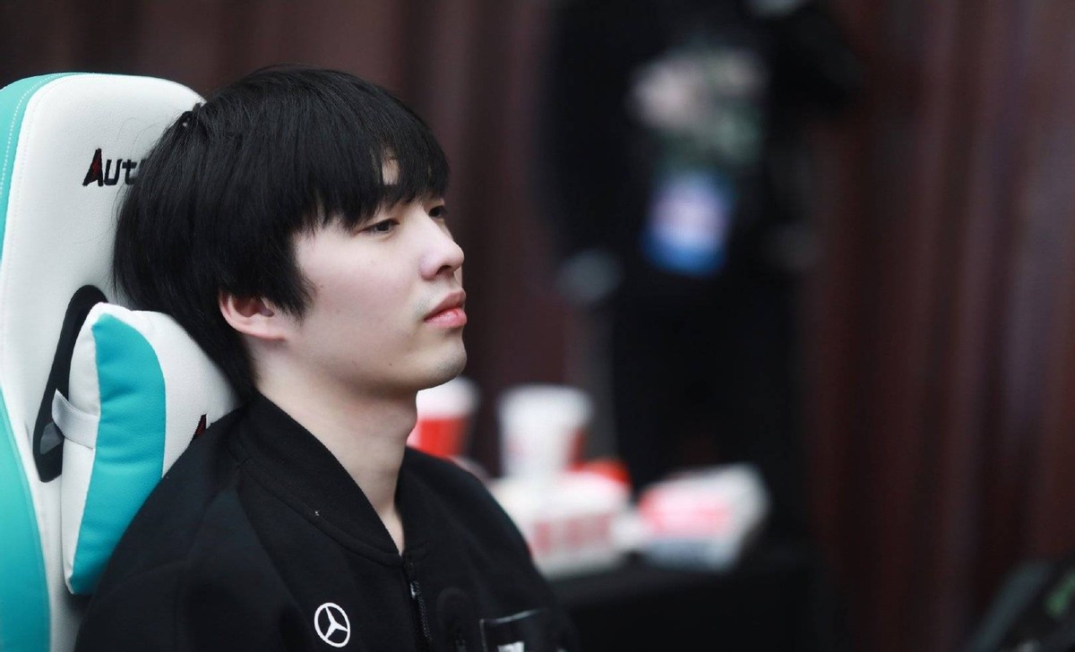 rng果子哥被称为lpl最后一张牌,果子哥rng比赛效仿faker