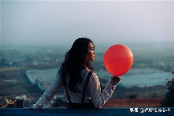 爱上不该爱的人，最好的解决方式，送你五个字