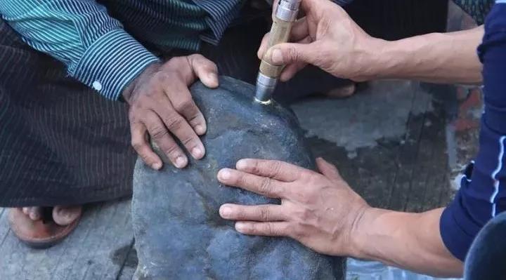 赌博是违法的请远离赌博,合法的三大赌博