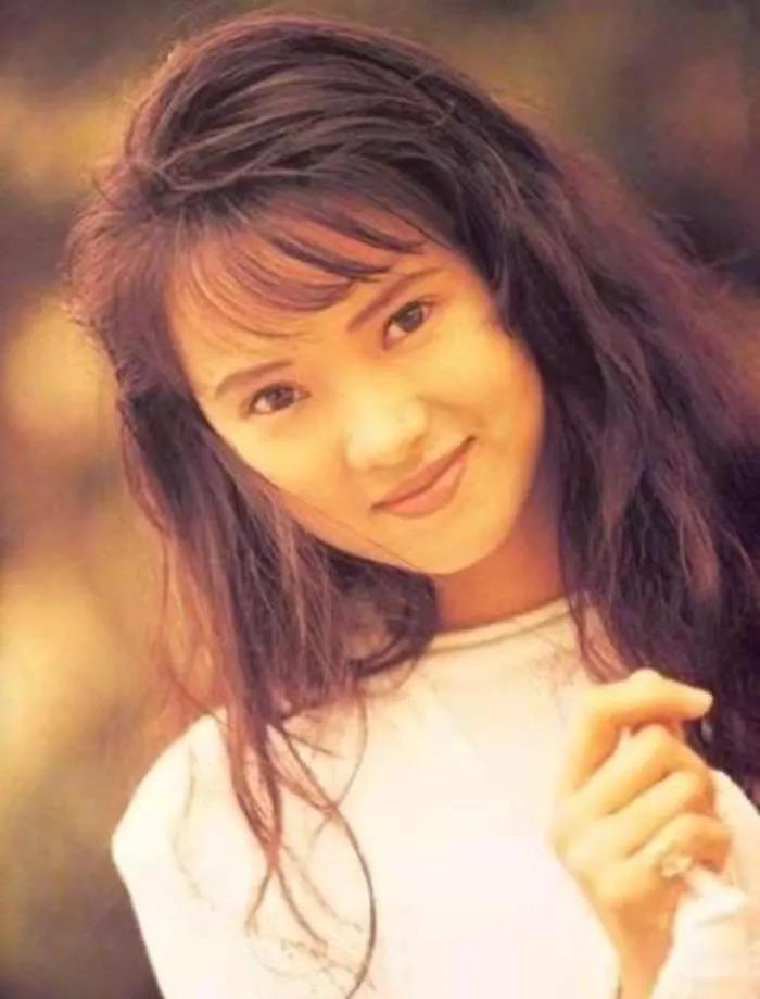 伊能静的坎坷情史:亲手葬送23年感情,离婚后嫁秦昊收获幸福