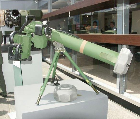 坦克正面装甲怎么防护,坦克装甲倾斜多少度才可以无敌