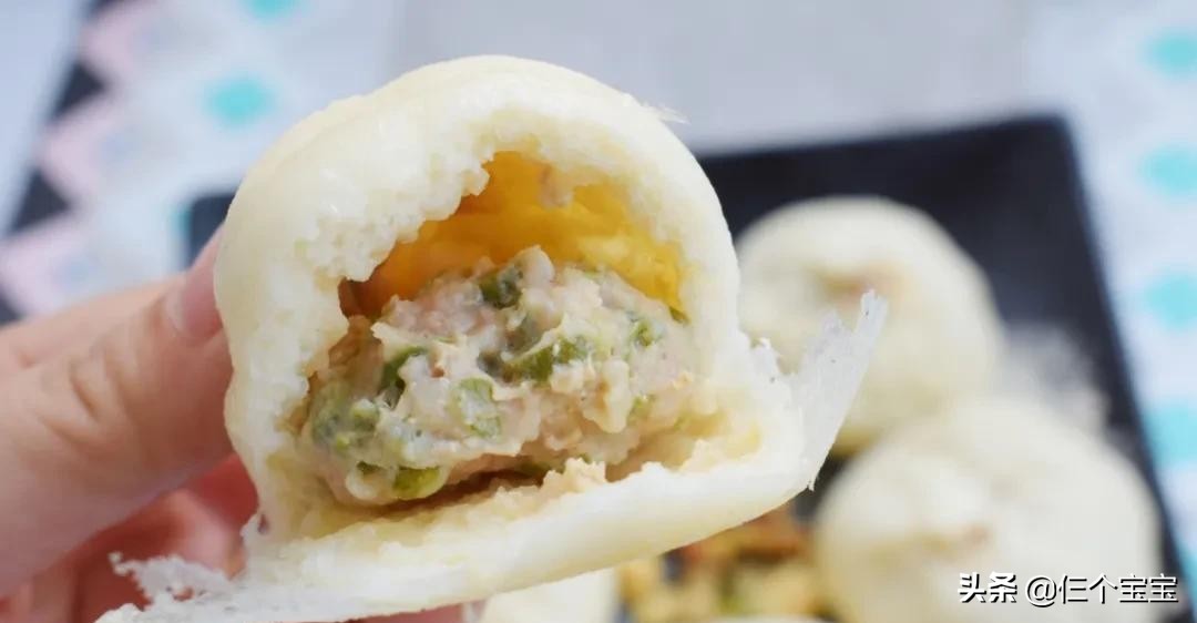 外酥里嫩满口汤汁的生煎包,外酥里嫩鲜香入味营养健康