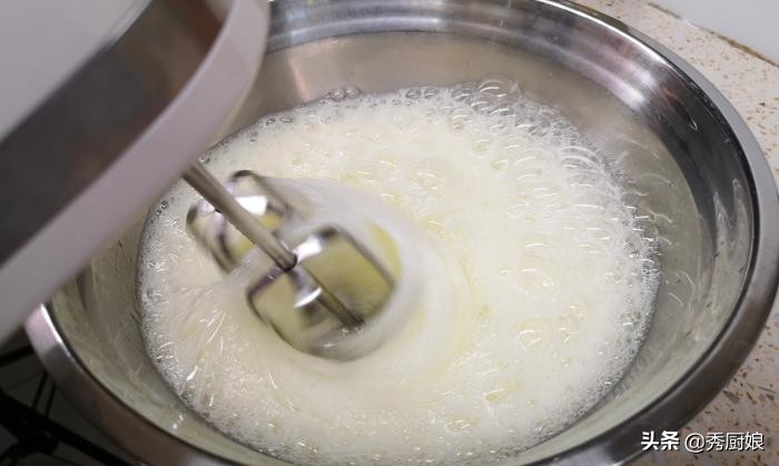 不用烤箱和电饭煲做蛋糕简单教程,如何做蛋糕不用电饭煲也不用烤箱