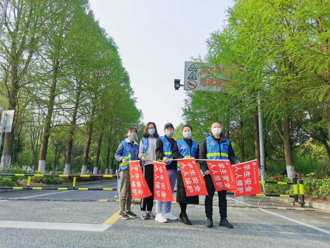 开学现场直击,昆山小学最新消息