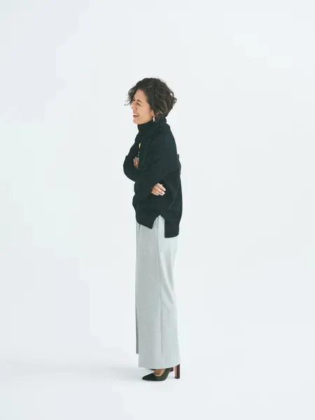 看这位45+日本博主的时尚穿搭，有一种由内而外散发的自信张扬