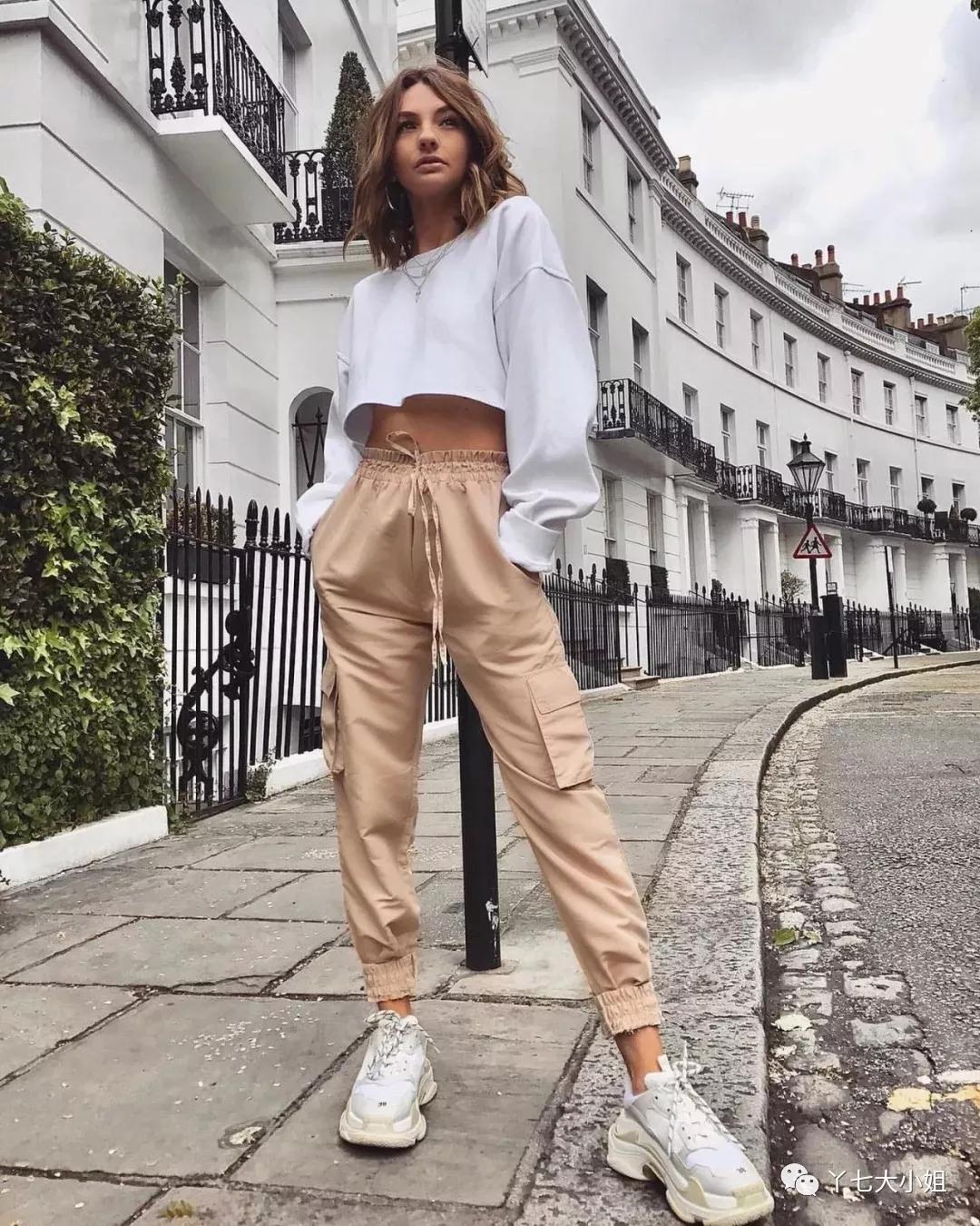 气质驼色让你随意搭配不出错,今秋必备的驼色让你时尚感up