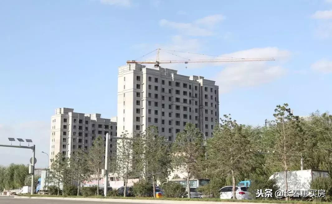 万科西宸起价8800，旁边商铺起价8900，动心不？