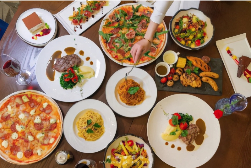 90后美女开咖啡馆赚够3000万,90后美女开餐饮一年120家