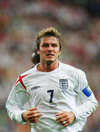 索斯盖特换人引争议,索斯盖特三师兵团