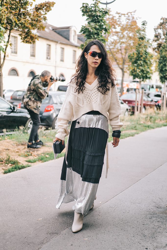 长款v领毛衣怎么穿内搭什么,秋冬季节v领毛衣的5个搭配技巧