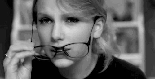 智能护眼有设计感的台灯,用心设计自动调光护眼台灯更智能