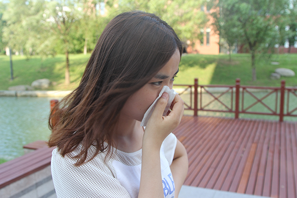 咳痰咳出灰黑色的痰是好还是坏,咳痰颜色能分清是什么原因吗