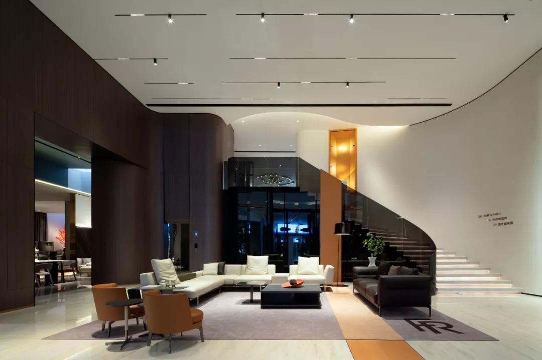 倒计时开启丨轻奢风吹的是什么风？富鑫家居有新解读