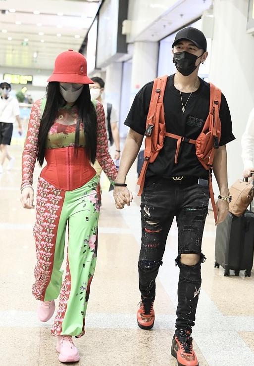 50岁的钟丽缇大秀,49岁钟丽缇出席活动变油腻大妈