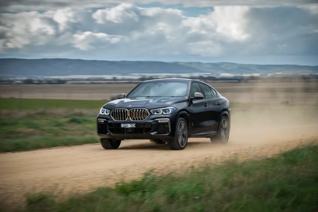 宝马x5和x6哪个更值得买,宝马x6二手车值不值得购买