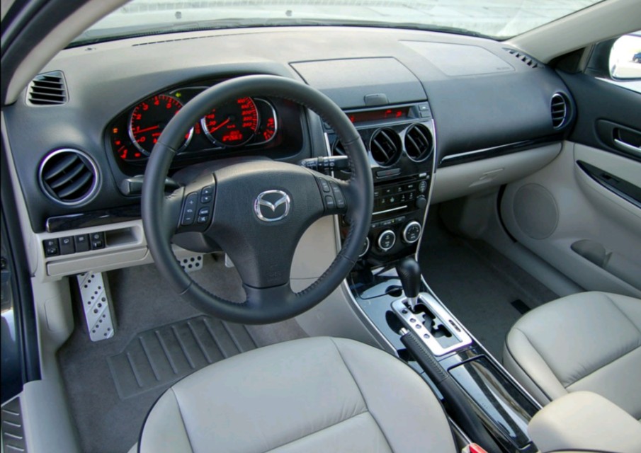 情怀老车马自达6wagon瓦罐旅行版