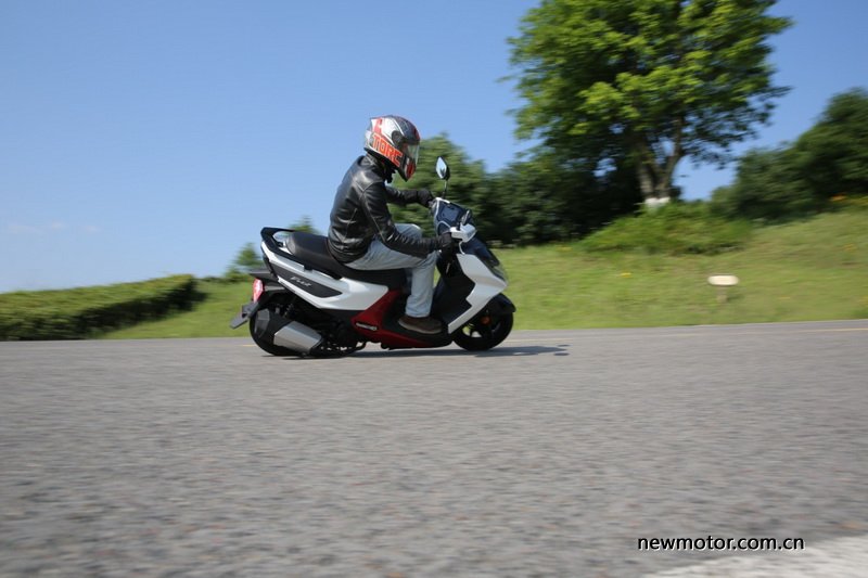 三阳fnx150踏板2021款评测,三阳fnx踏板150带人可以跑山吗